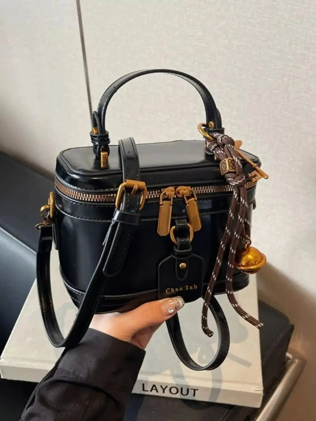 Retro Style Boxy Crossbody Bag - DaisyDrop 