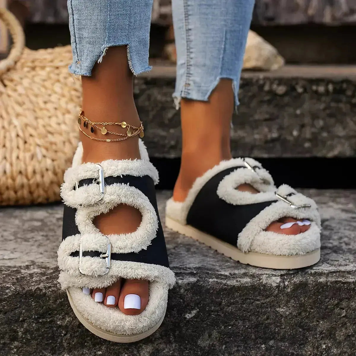 Buckle Decor Plush Lined Platform Slippers - DaisyDrop 