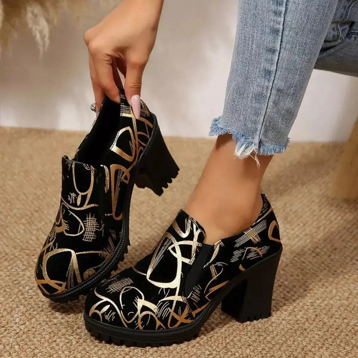 Round Toe Block Heels Pumps - DaisyDrop 