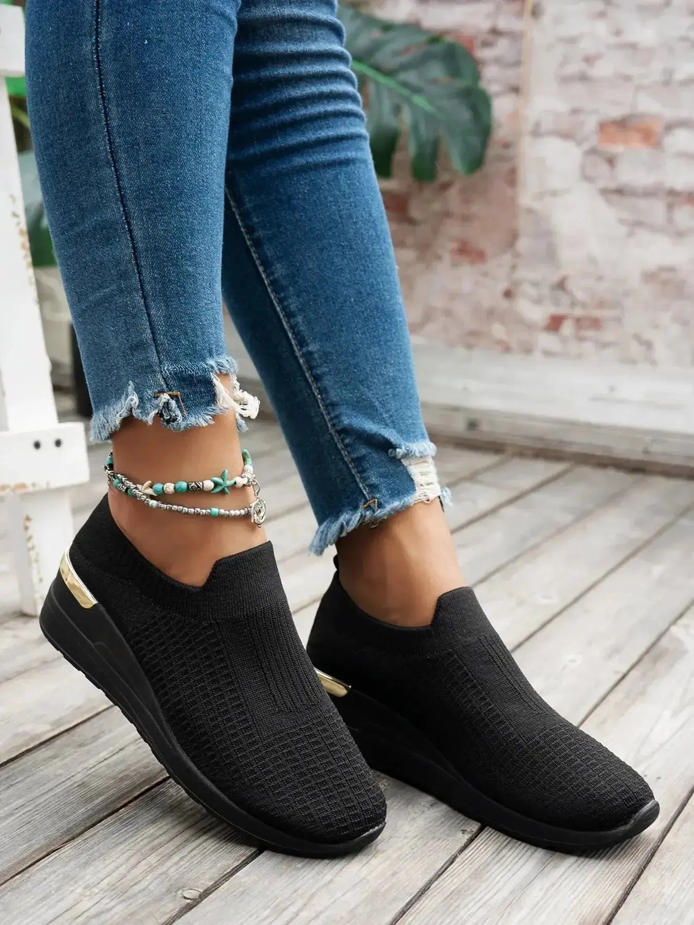 Round Toe Wedge Sneakers - DaisyDrop 