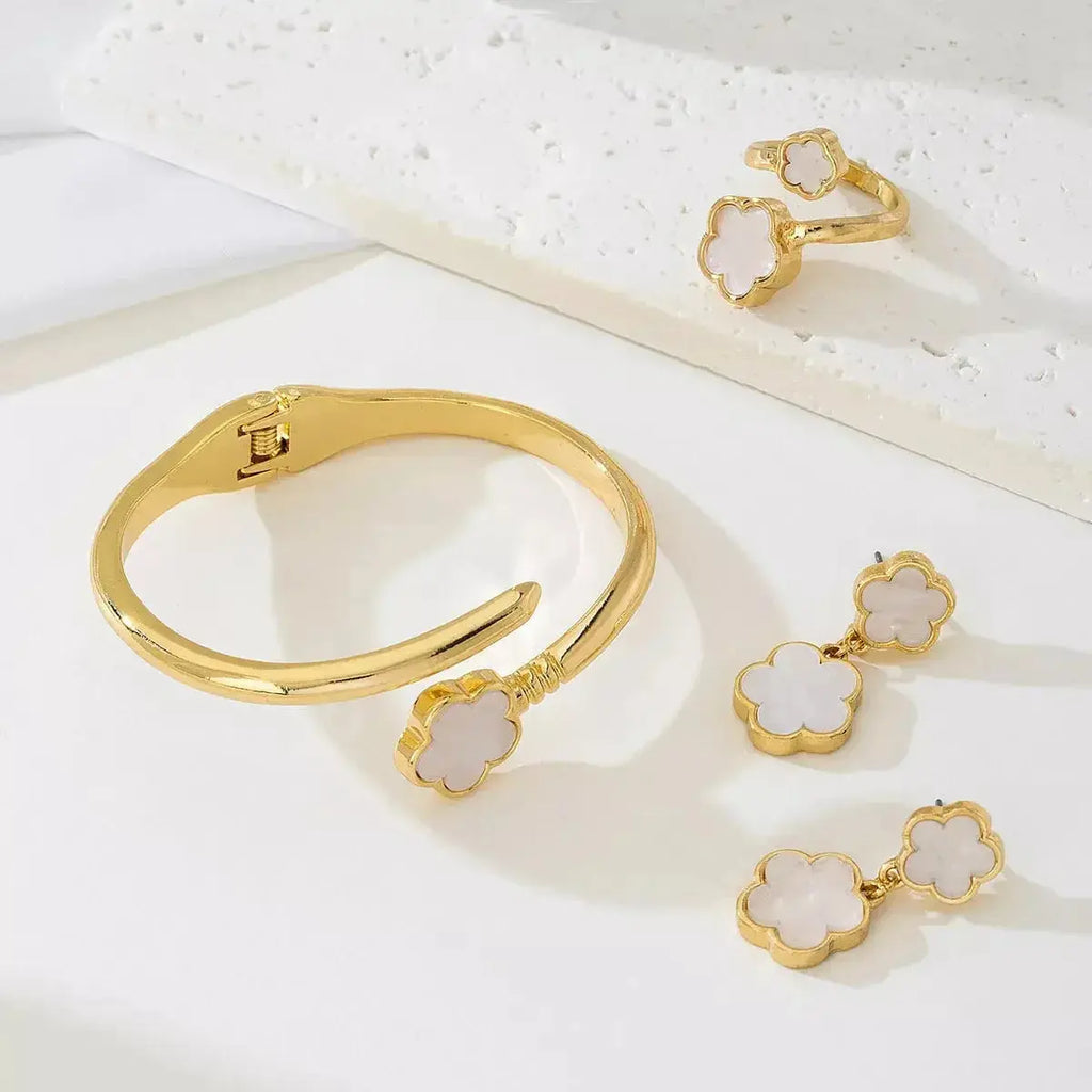 18K Gold-Plated Flower Jewelry Set - DaisyDrop 