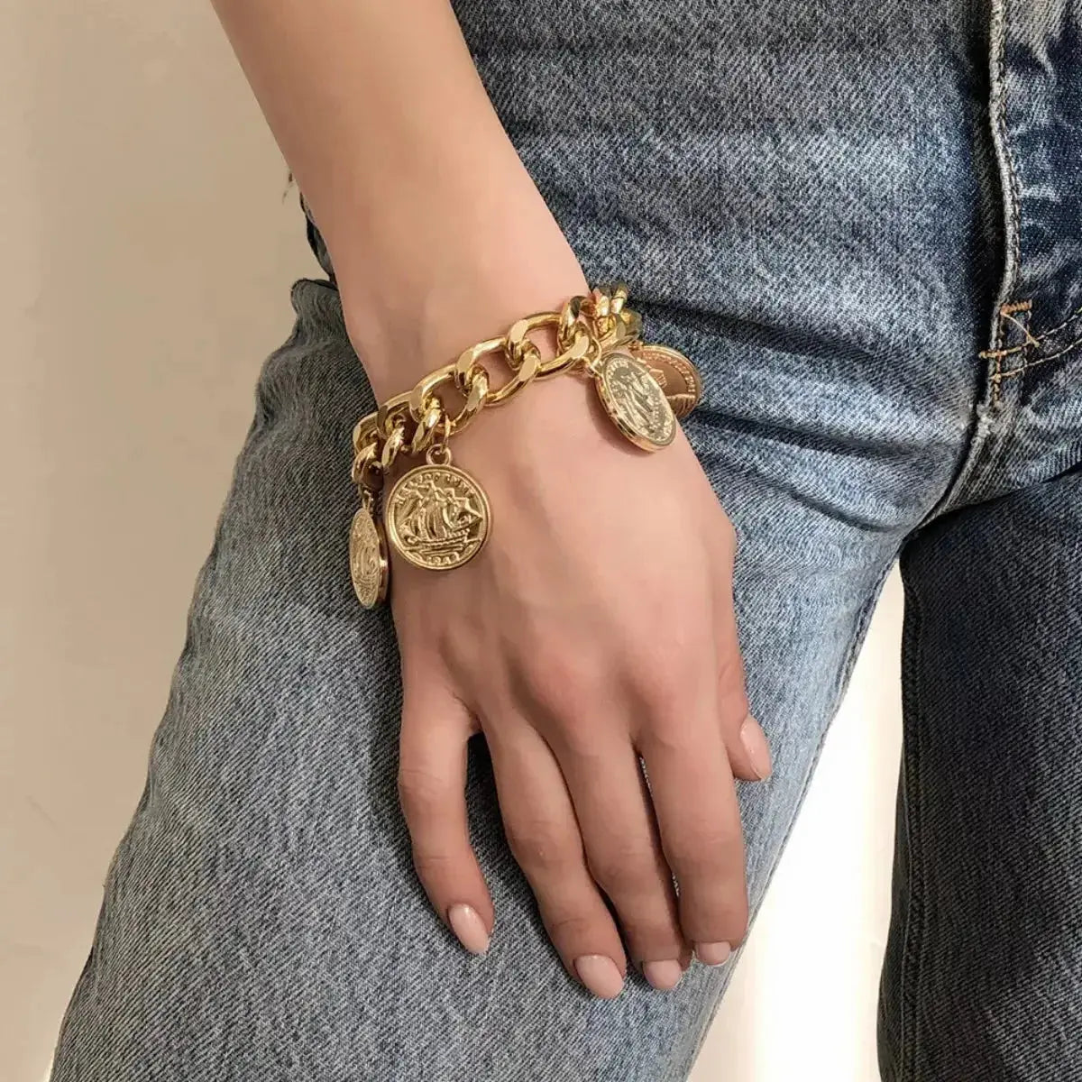 18K Gold-Plated Coin Charm Bracelet - DaisyDrop 