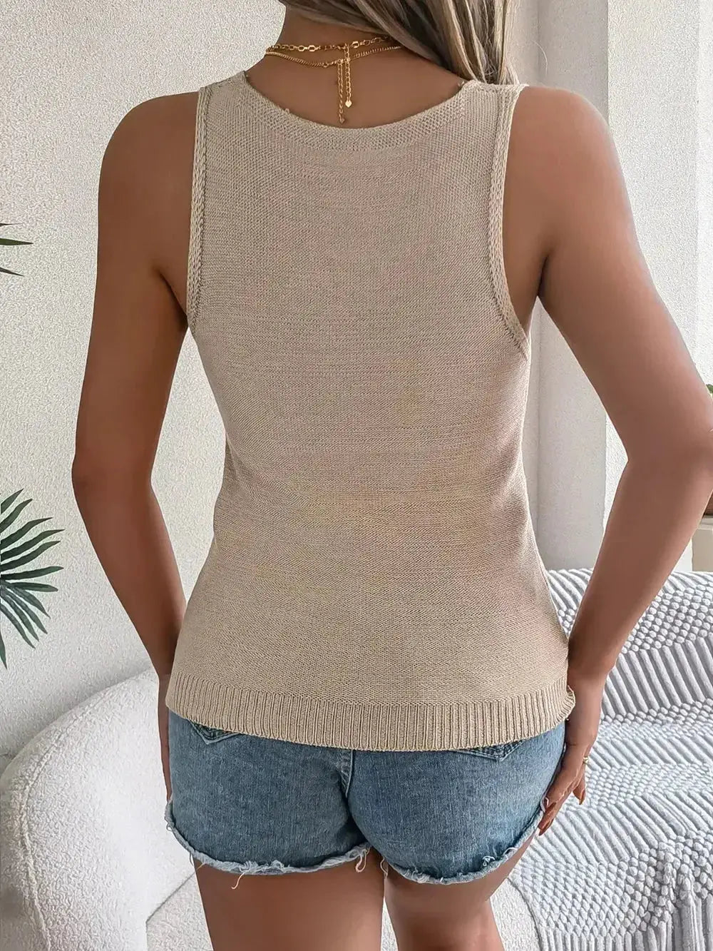 Eyelet V-Neck Tank - DaisyDrop 