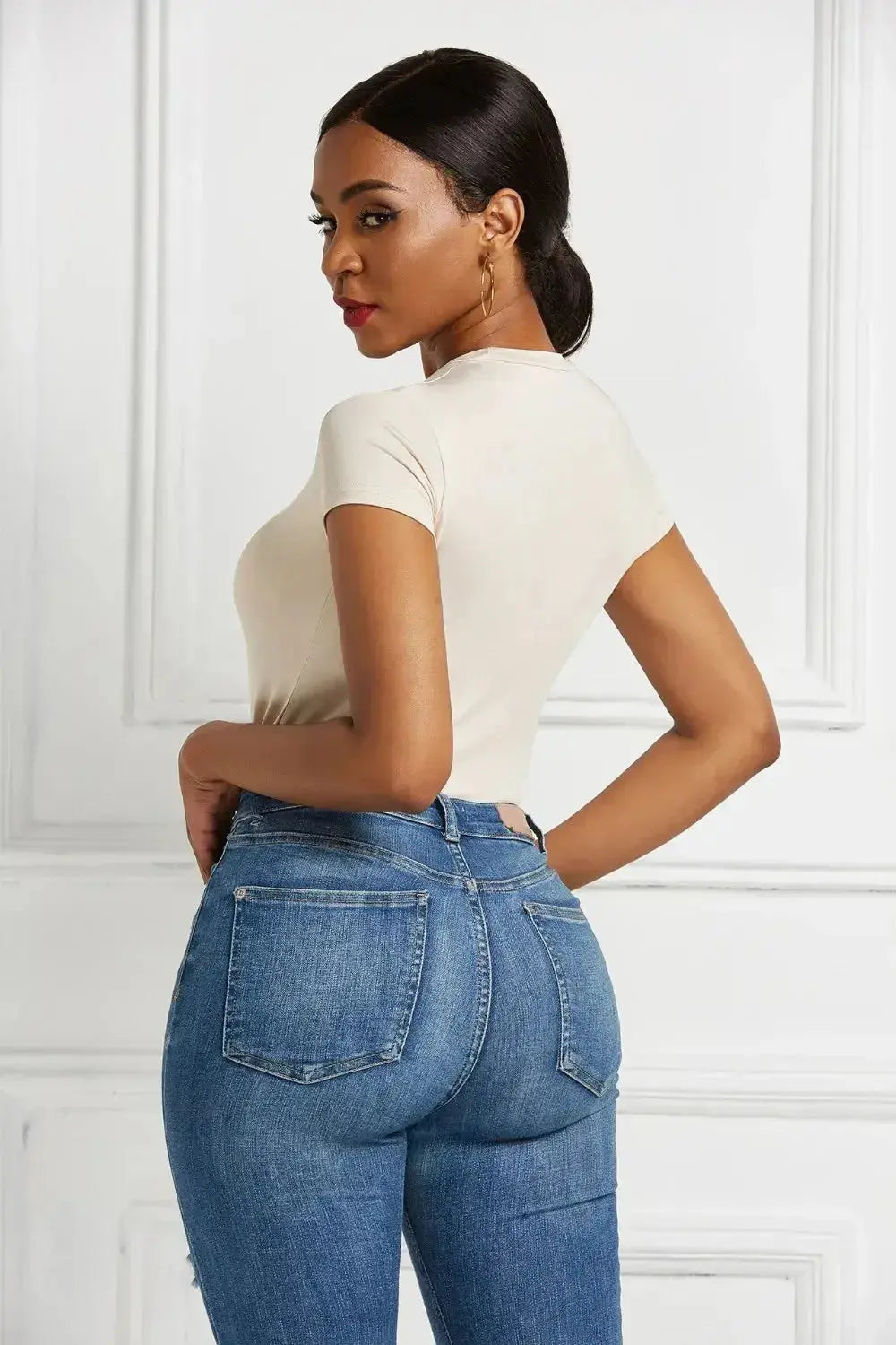 Round Neck Short Sleeve Bodysuit - DaisyDrop 