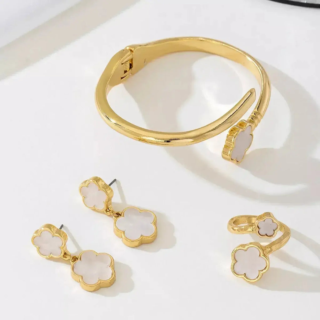 18K Gold-Plated Flower Jewelry Set - DaisyDrop 