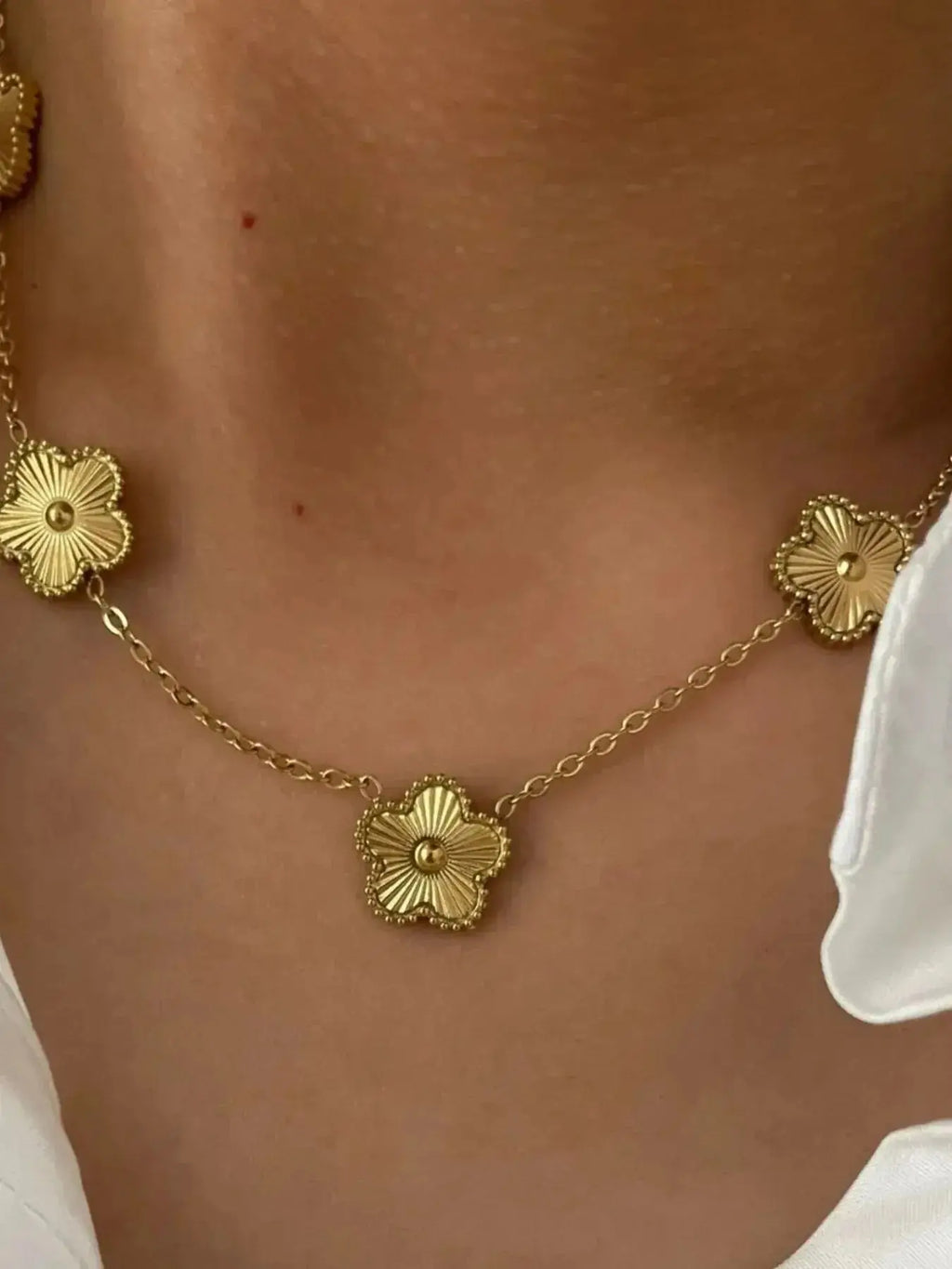 18K Gold-Plated Flower Chain Necklace - DaisyDrop 