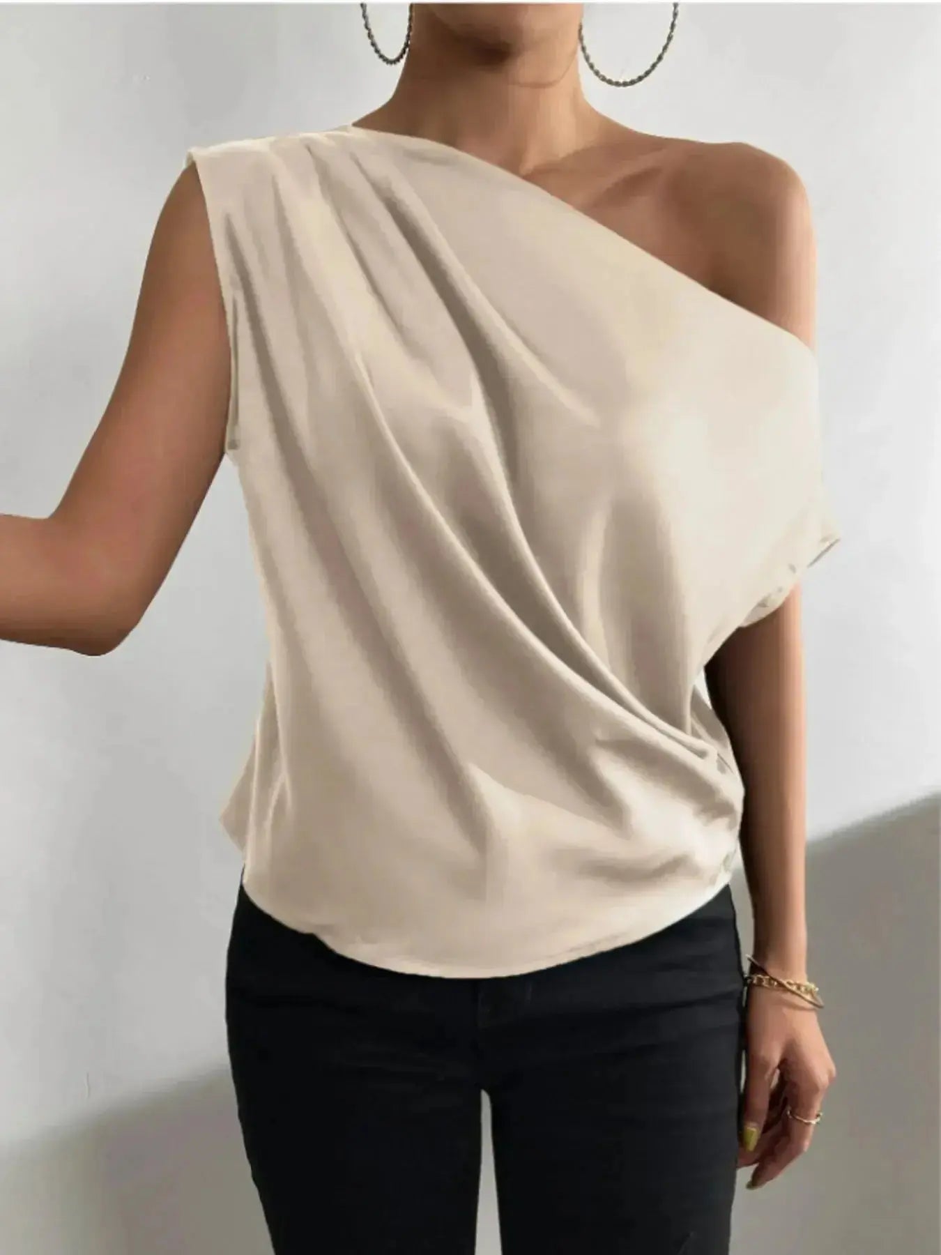 Asymmetrica One-Shoulder Draped Blouse - DaisyDrop 