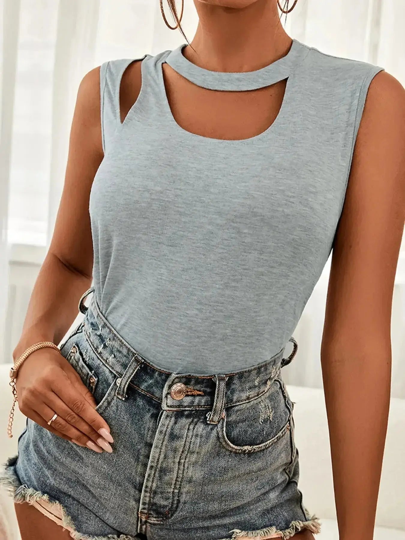 Cutout Sleeveless Tank Top - DaisyDrop 