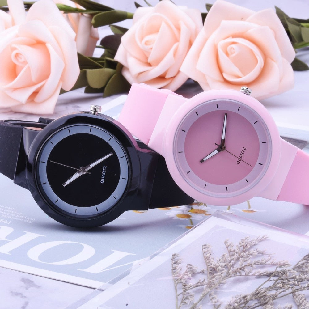 Woman Fashion Silicone Band Analog Quartz Round Watch