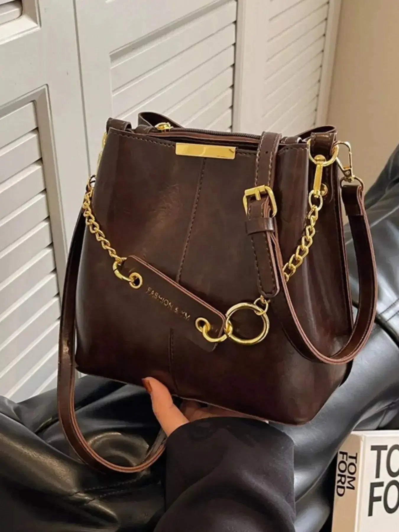 Chain Decor Crossbody Bag - DaisyDrop 