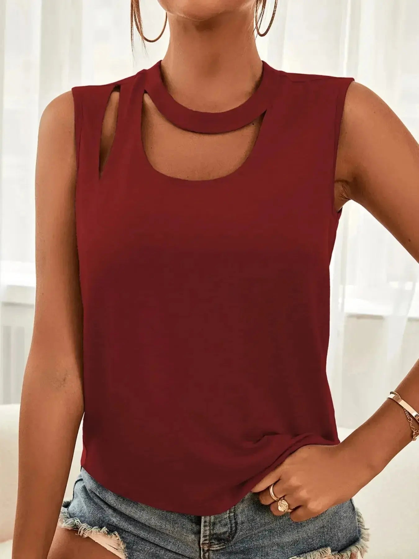 Cutout Sleeveless Tank Top - DaisyDrop 