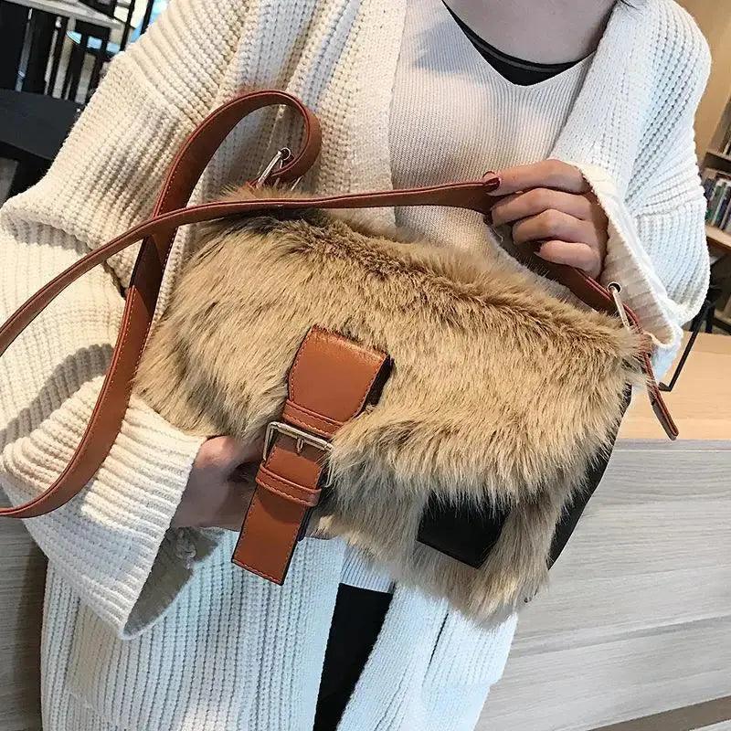 Plush Wide Crossbody Bag eprolo