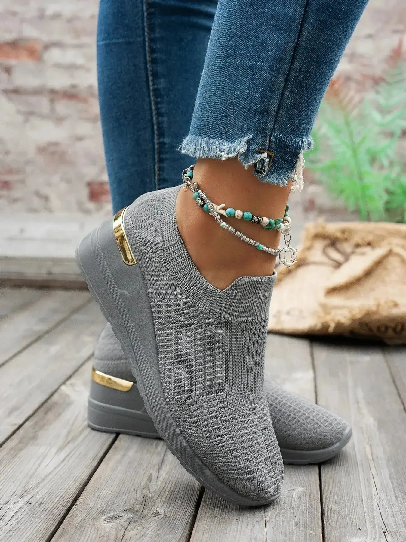 Round Toe Wedge Sneakers - DaisyDrop 