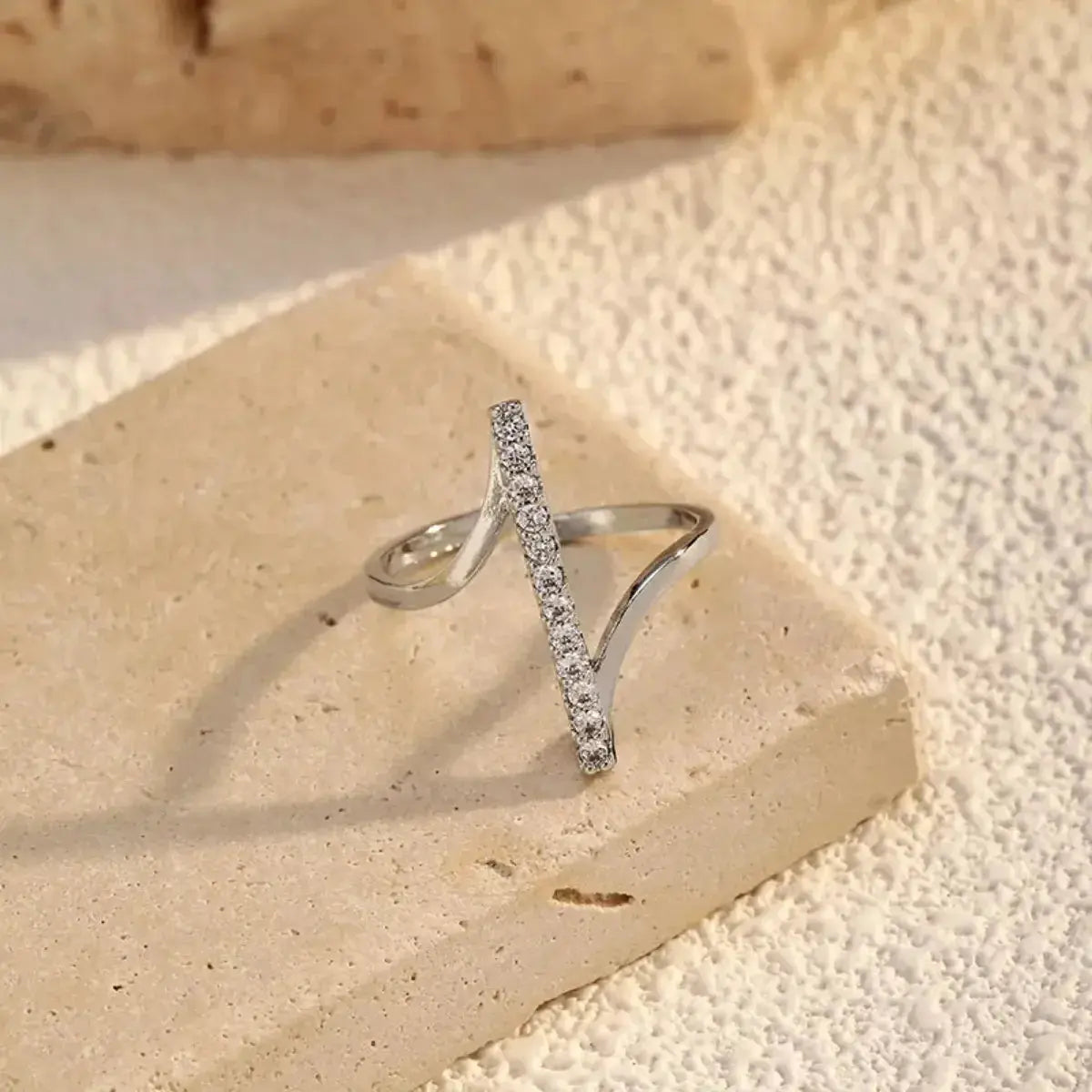 Irregular Rhinestone Ring - DaisyDrop 