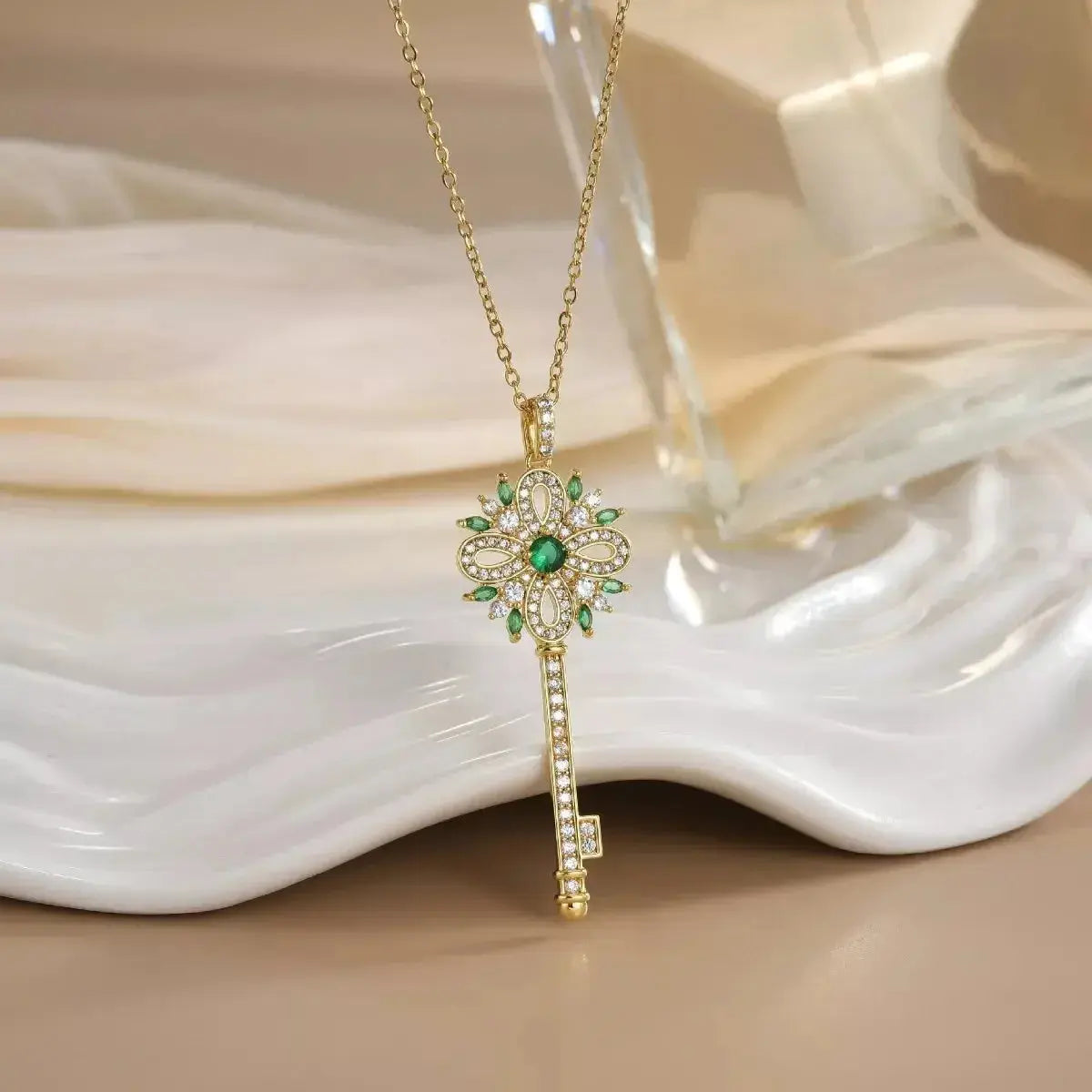 18K Gold-Plated Zircon Key Pendant Necklace - DaisyDrop 