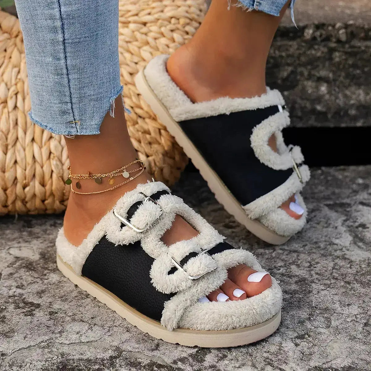 Buckle Decor Plush Lined Platform Slippers - DaisyDrop 