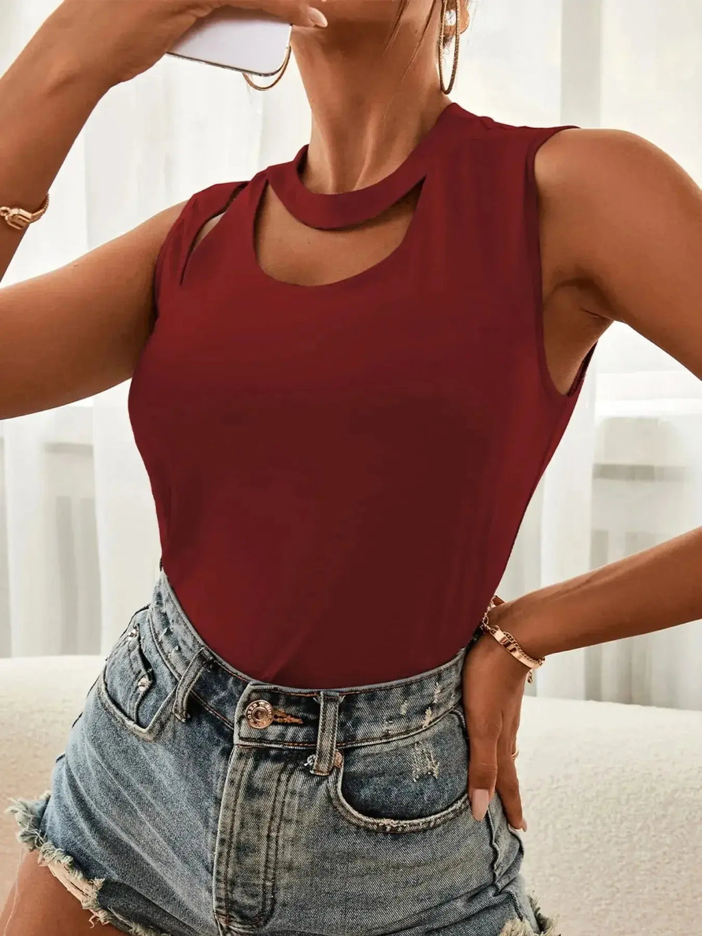 Cutout Sleeveless Tank Top - DaisyDrop 